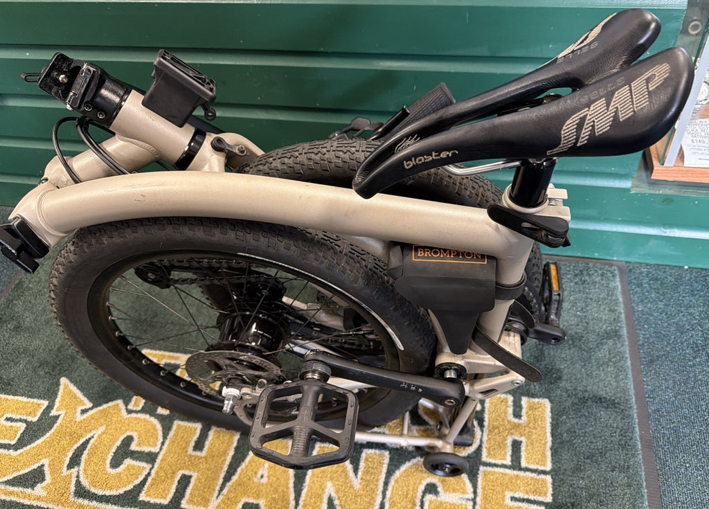Brompton G Line Medium 8 Speed 20" Folding Bike Traildust White 2024