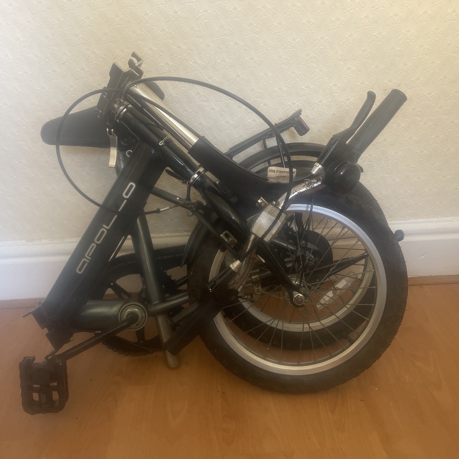 Apollo Folding Bike  Silver/Black