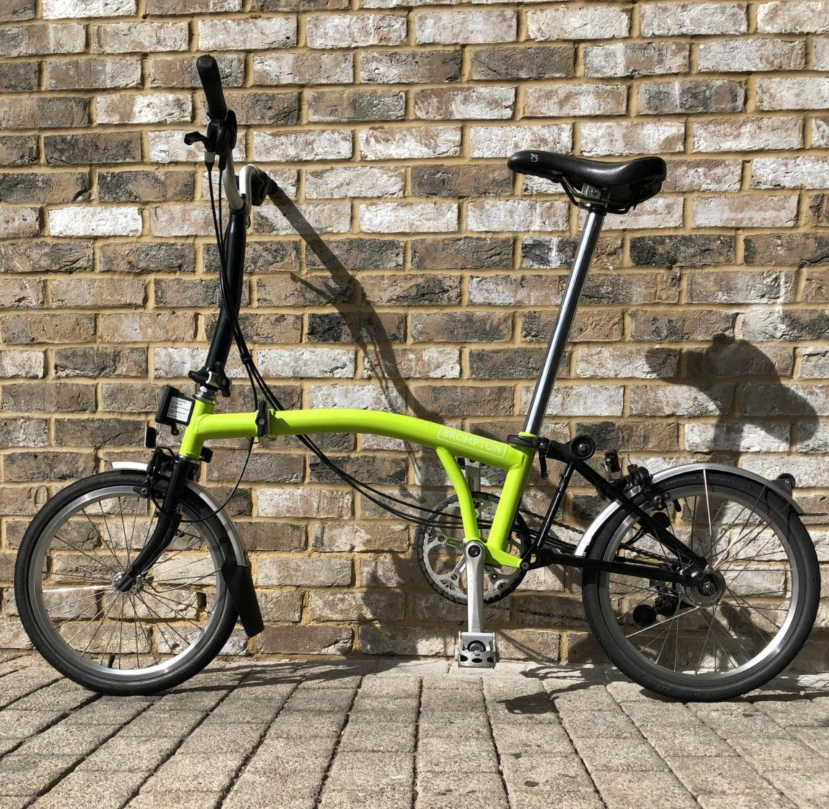 Brompton Lime Green & Black M6L Mid 6 Speed - Worldwide Delivery
