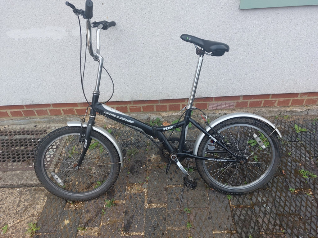 Challenge Flex Folding Bike+2 Lockers+wheel Pump