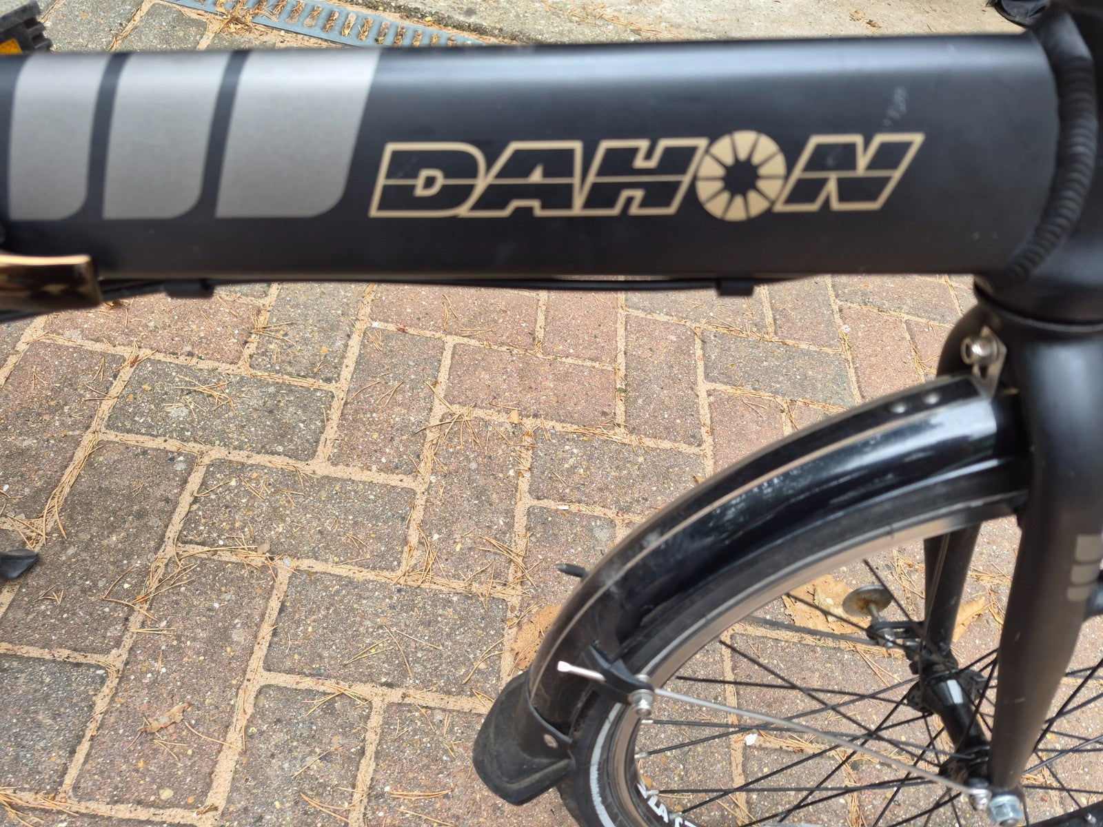 dahon vitesse folding bike