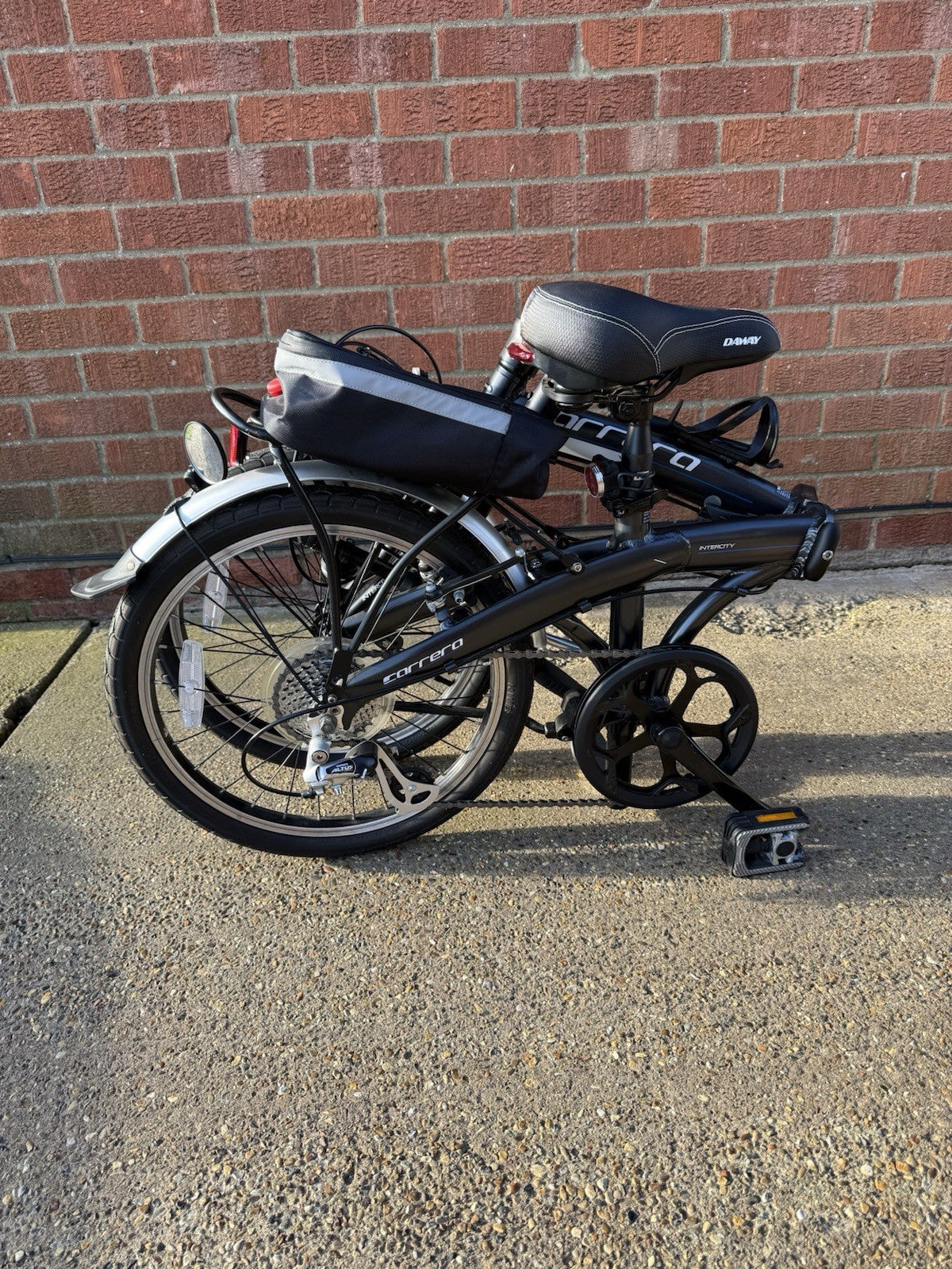 Carrera Intercity Unisex 8 Speed 20'' Wheels Folding Bike. Only Used Once