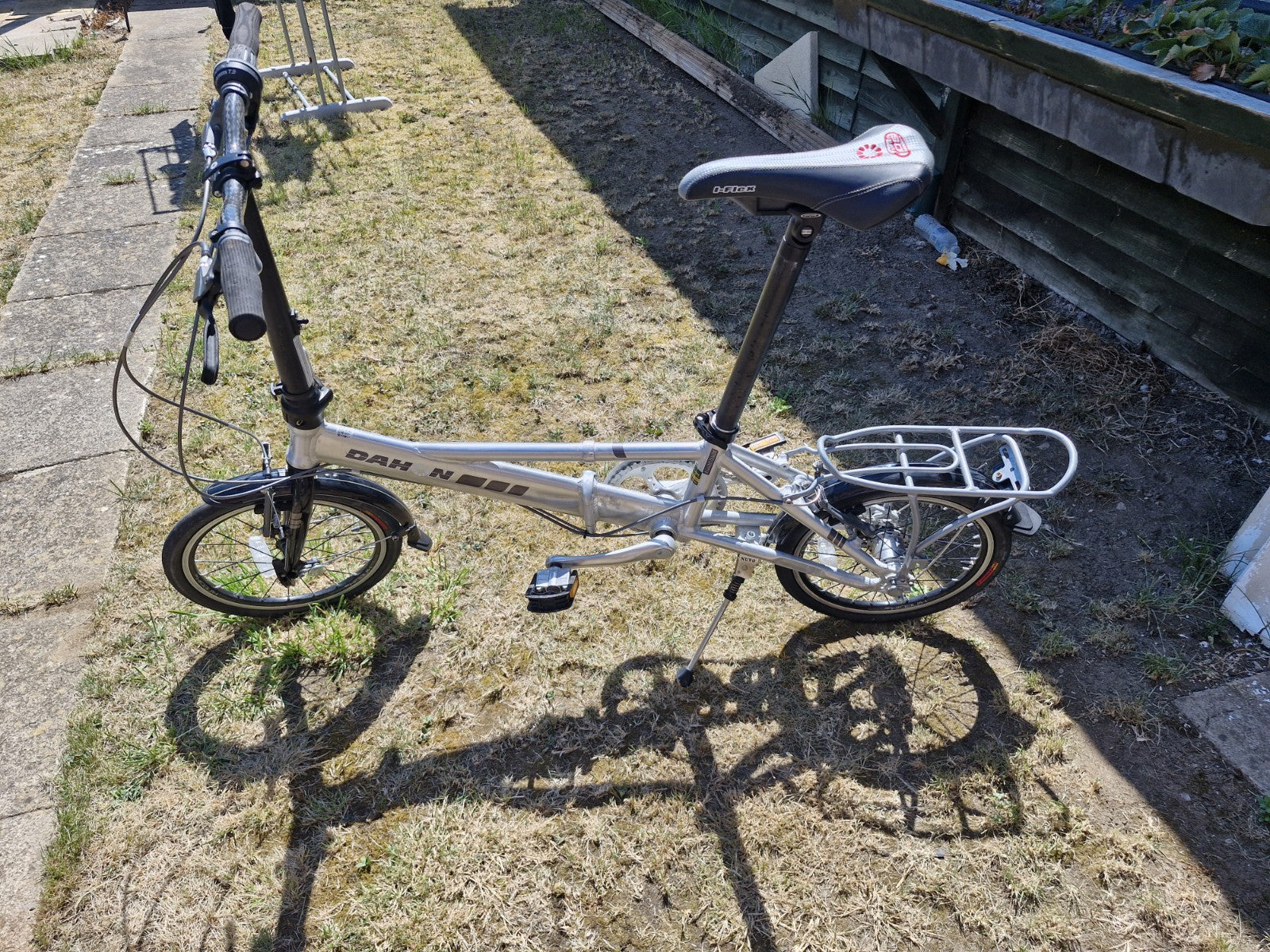 Dahon Classic III Folding Bike – 3-Speed Sturmey Archer stainless steel.