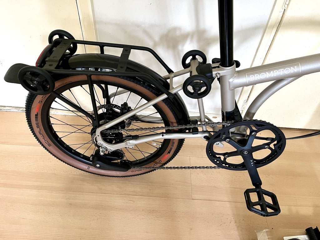 Brompton G Line Medium Folding Bike 8-Speed, Traildust White w rack & mudguards
