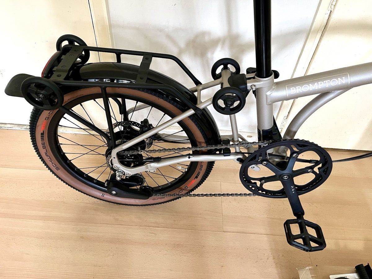 Brompton G Line Medium Folding Bike 8-Speed, Traildust White w rack & mudguards