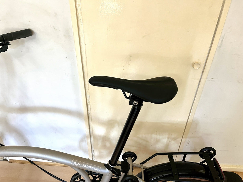 Brompton G Line 2026 with Roller Frame - 8-speed, Traildust White, Medium