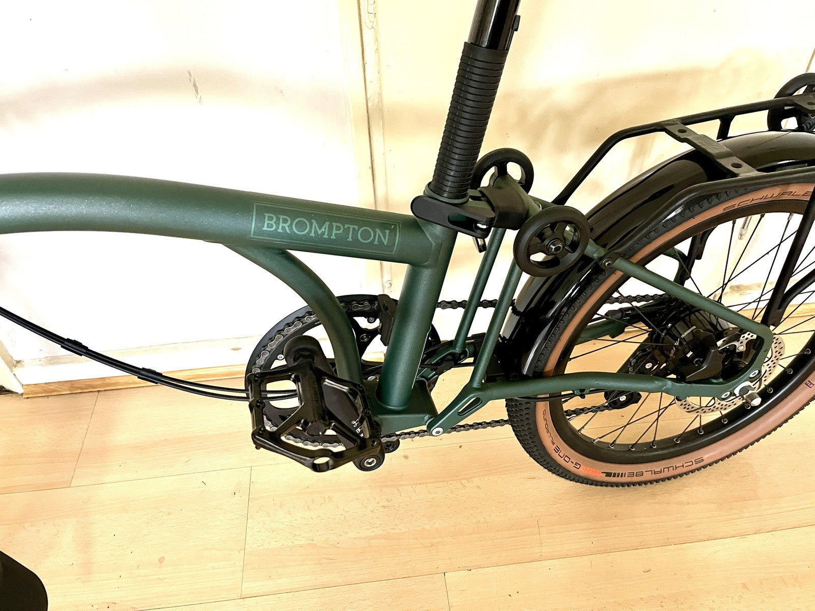 Brompton G Line, 8 speed w Roller Rack - Forest Green - Size Medium 2025