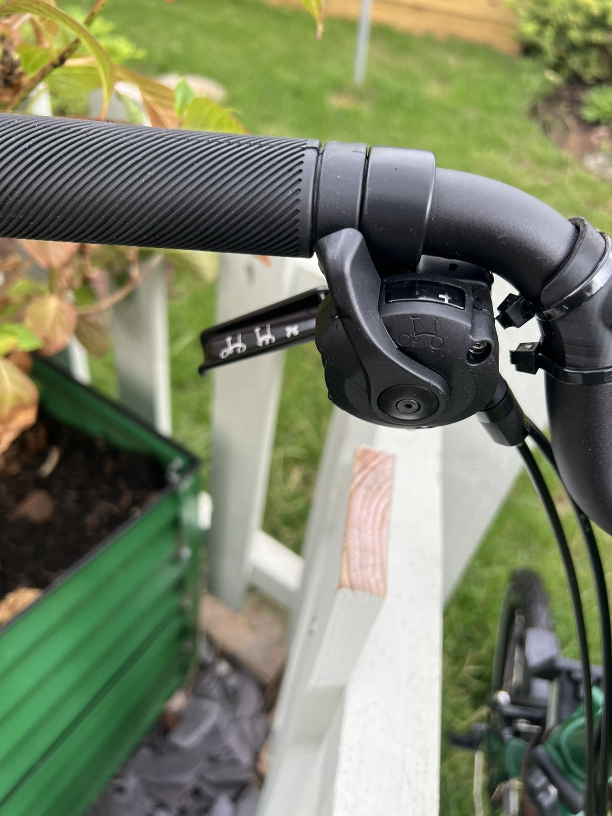 2024 Brompton C Line Explore 6-Speed - British Racing Green - pristine