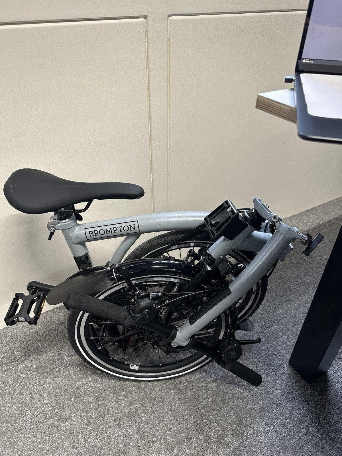 Brompton P Line Explore 12-Speed 2025 – Lunar Ice – Excellent Condition