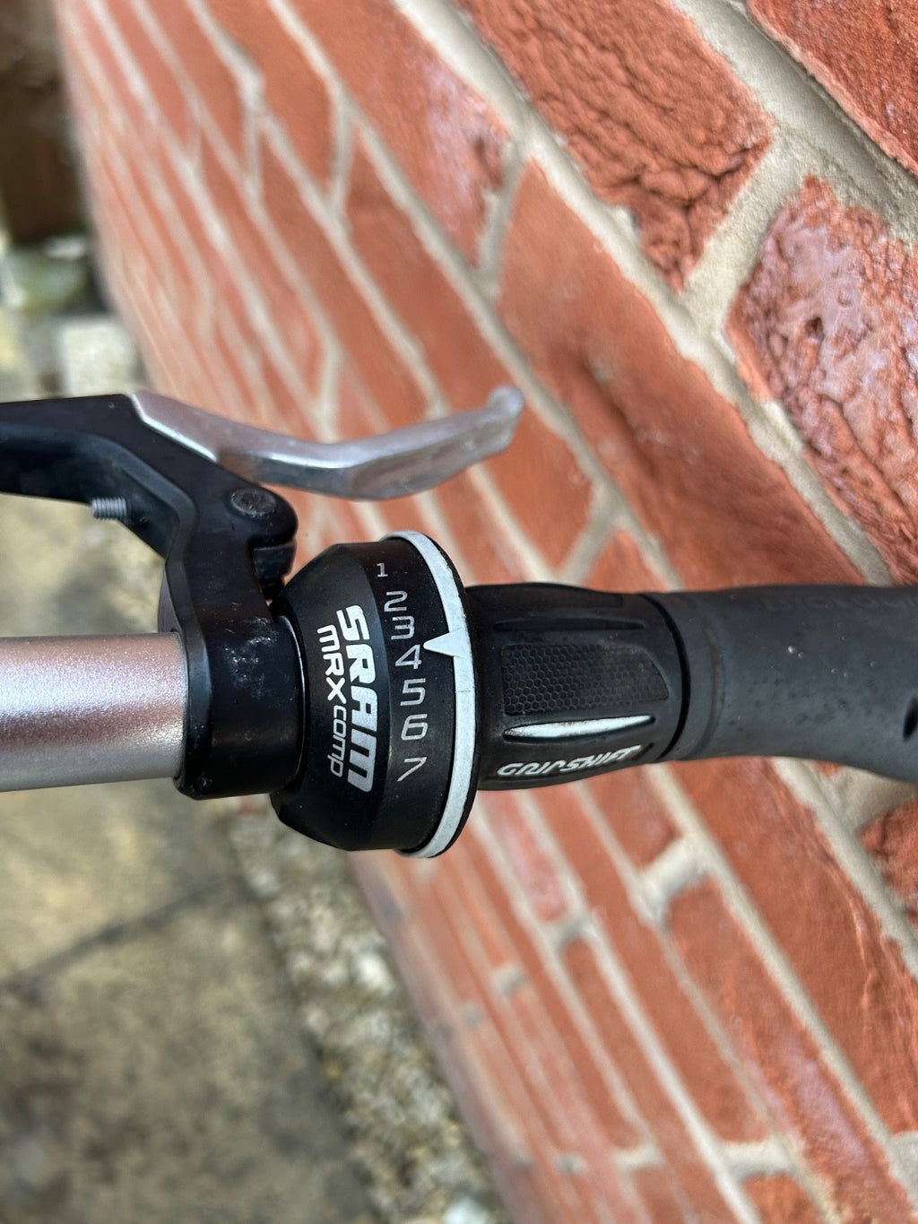 Dahon Speed D7 Folding Bike 7-Speed SRAM Grip Shift, Luggage Rack