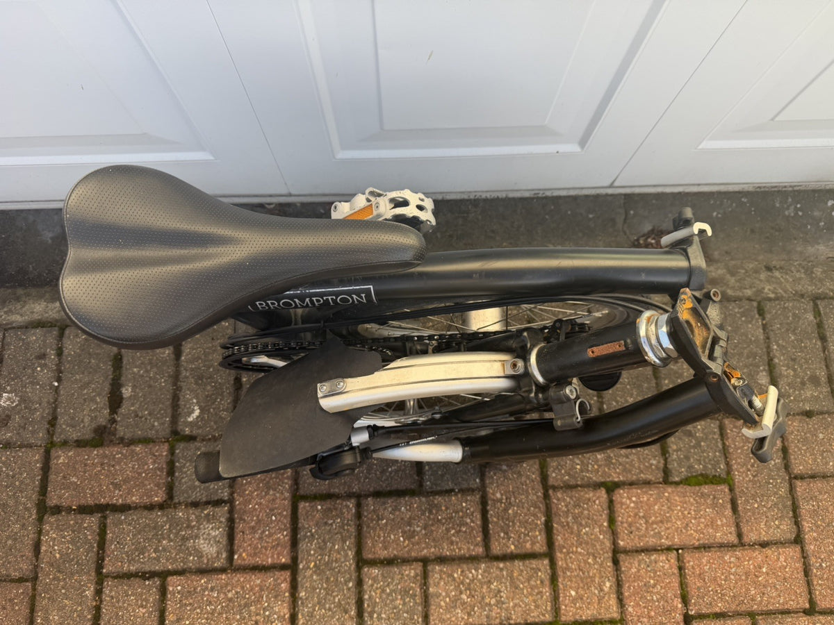 Brompton C Line M6L (6 Speed) folding bicycle - Black (avergae Condition)