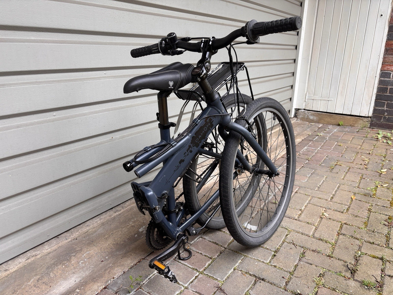 Dahon Jack D24 Folding Bike Medium 18” Frame – Good Condition – 24 Speed