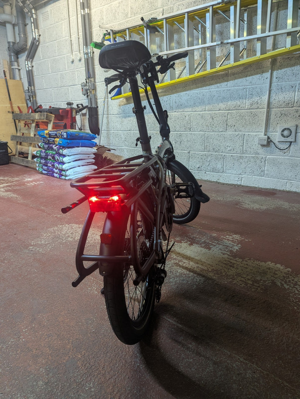 Tern Vektron S10 folding bike. Bosch Performance Line & Shimano Deore 10 gears