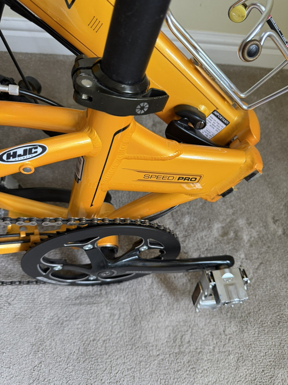 DAHON SPEED PRO TT FOLDING BIKE. HARDLY USED AS SHOWN.