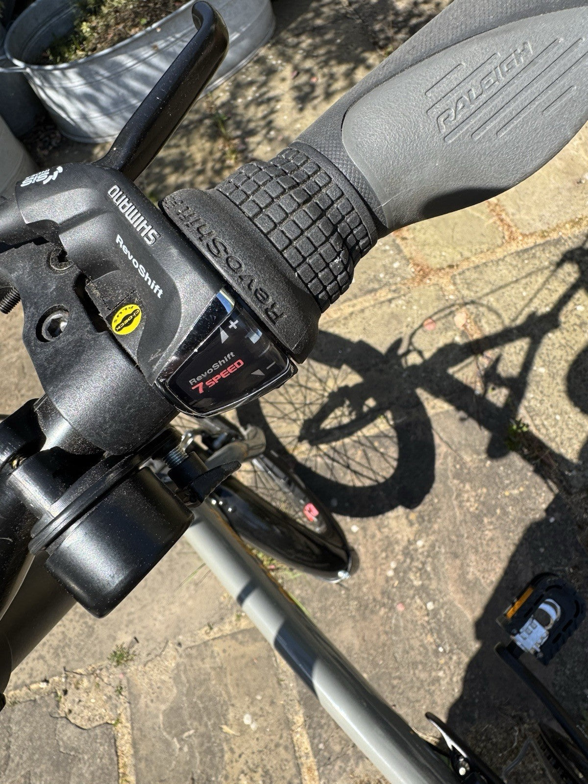 Raleigh Evo 2 Folding Bike 7-Speed Shimano Gears, Grey. Never Ridden.