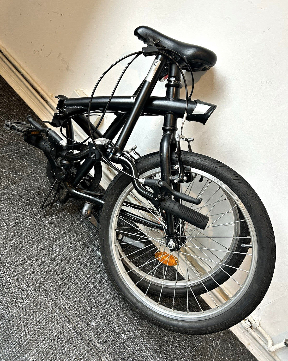Decathlon BTWIN 100 20” Folding Bike – Lock & Stand Included