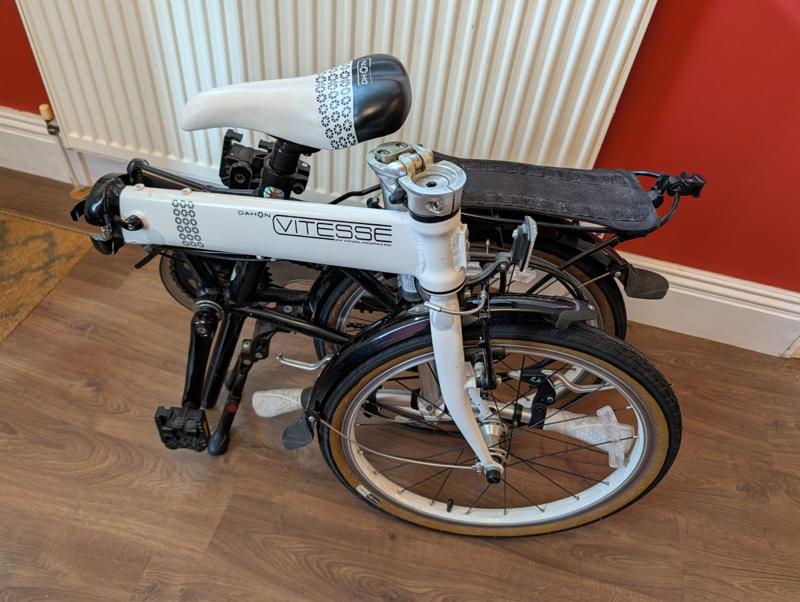 Dahon Vitesse D7HG Folding bicycle