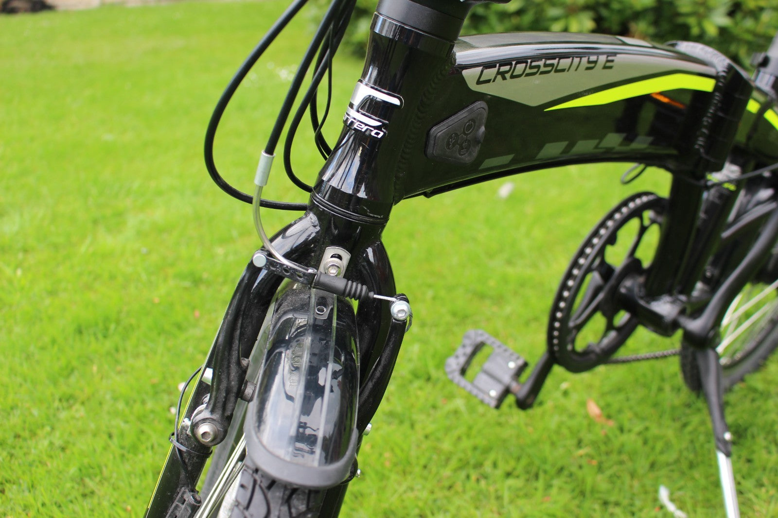 Carrera Cross City unisex folding bike great condition collection near Crewe