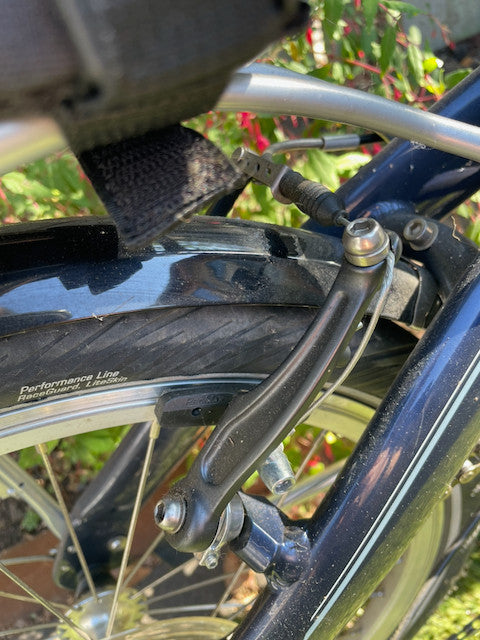 Dahon Mu P8 Folding Bike Navy Blue - Near-Mint Condition + Altura Bag