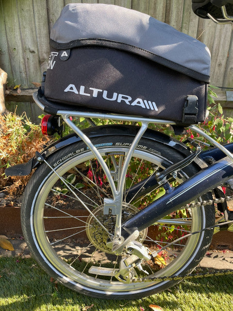 Dahon Mu P8 Folding Bike Navy Blue - Near-Mint Condition + Altura Bag
