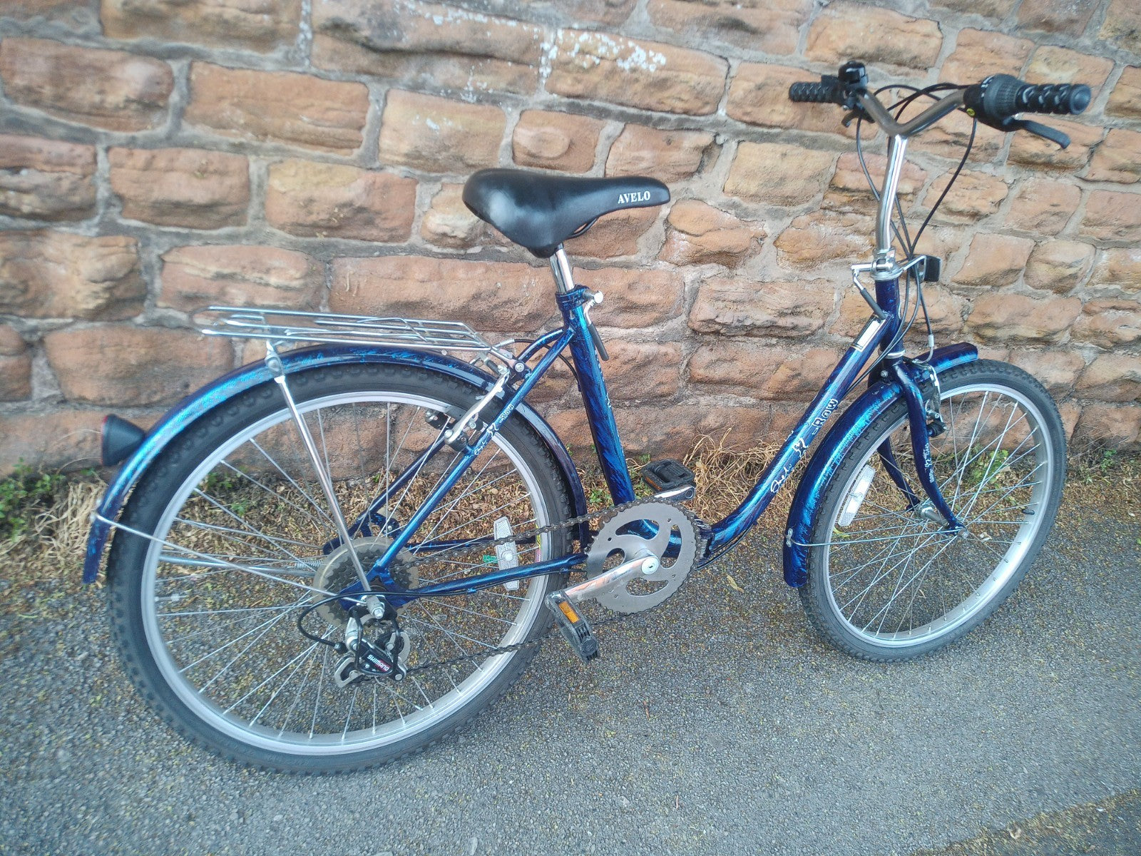 avelo x row folding bike 24-inch wheels