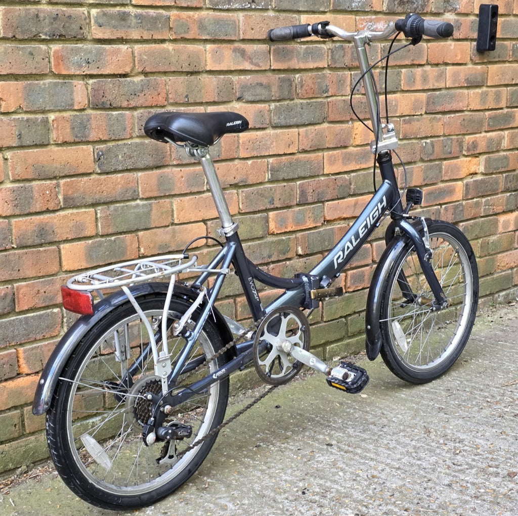 Raleigh EVO 7SP Folding Bike, Aluminum Frame, 20" Wheels, 7 Speed