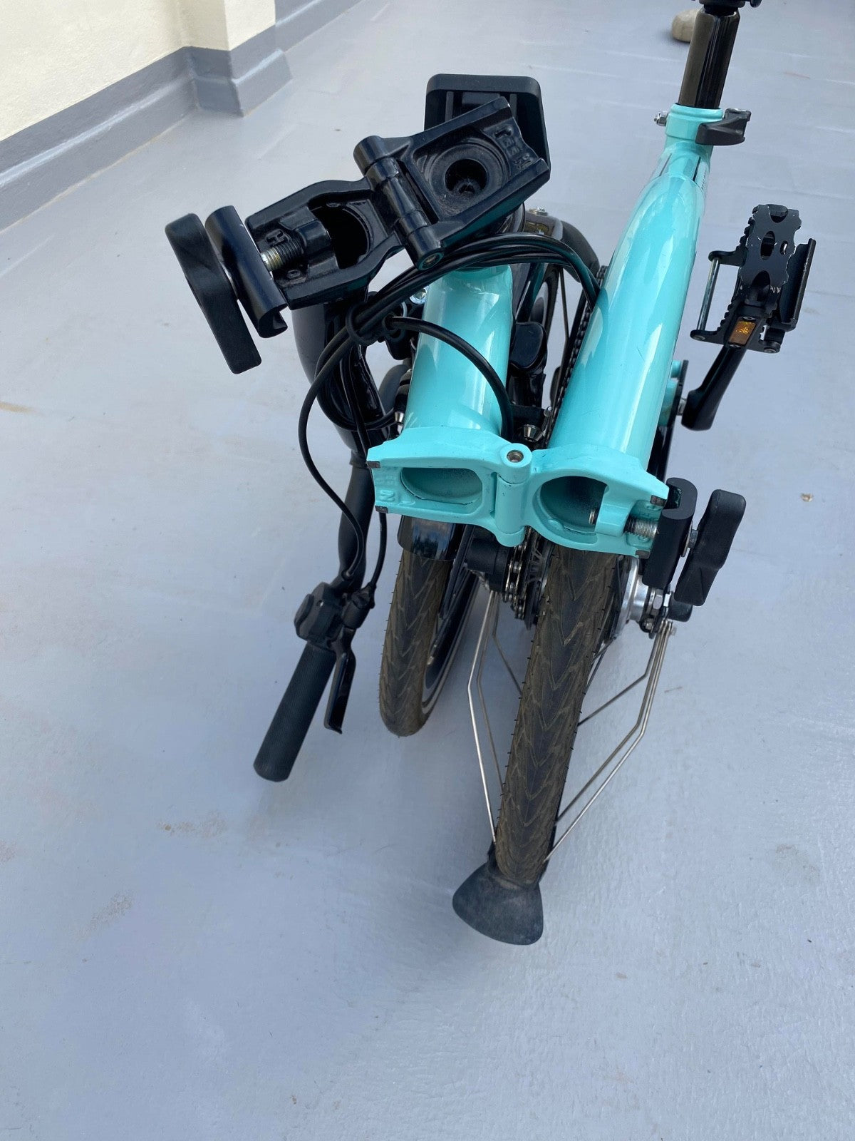 Brompton C Line 6 Speed Folding Bike Turkish Blue black edition Mid Bar