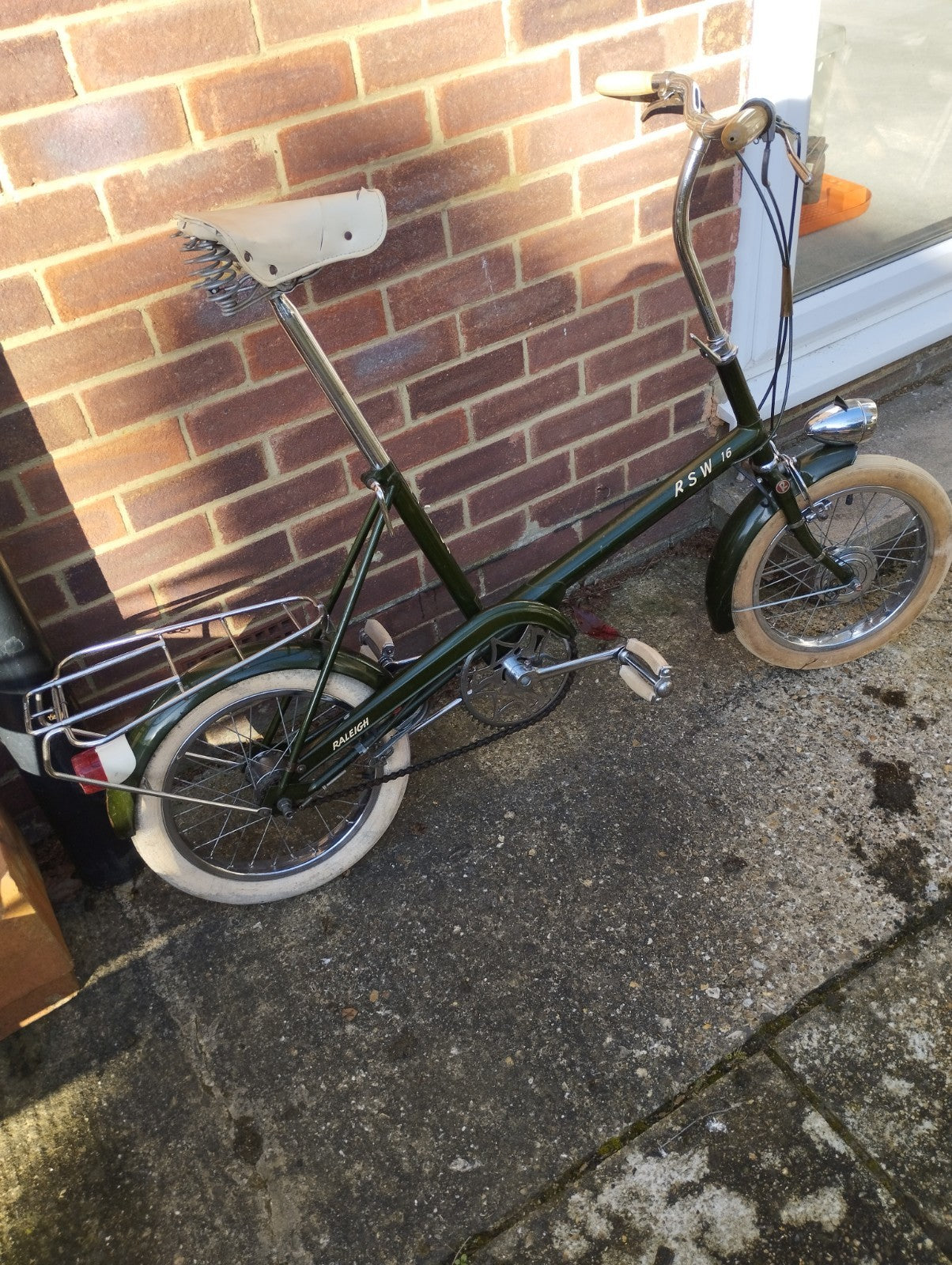 Raleigh RSW 16 retro vintage bicycle - Green - with working dynamo