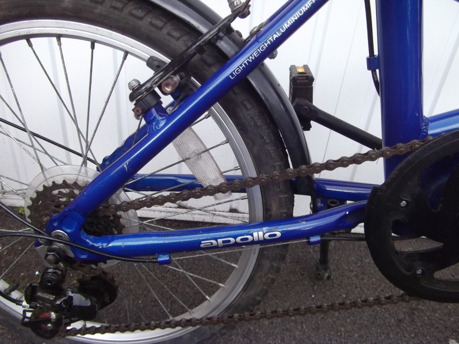 Apollo Tuck Folding Bike 20in Blue 6-Speed V-Brake Kickstand
