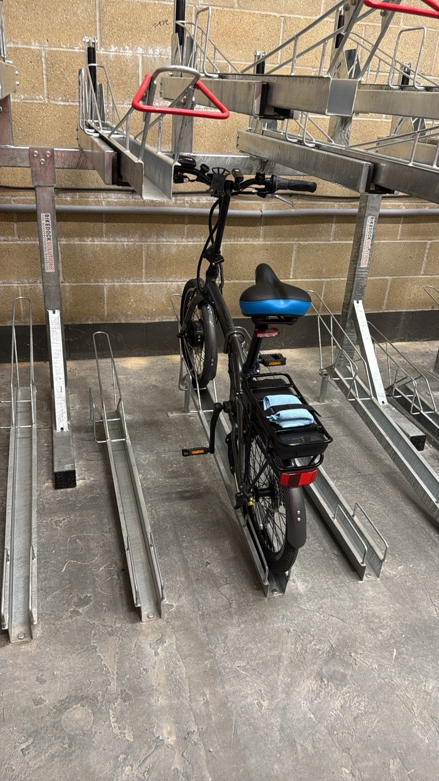 Apollo Folding Bike 20” – Foldable Compact Bicycle – Excellent Condition