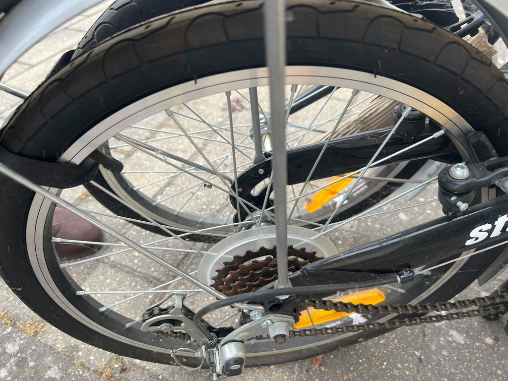 Ventura Stowaway Folding bike New Still Wrapped Slight Mark See Pics