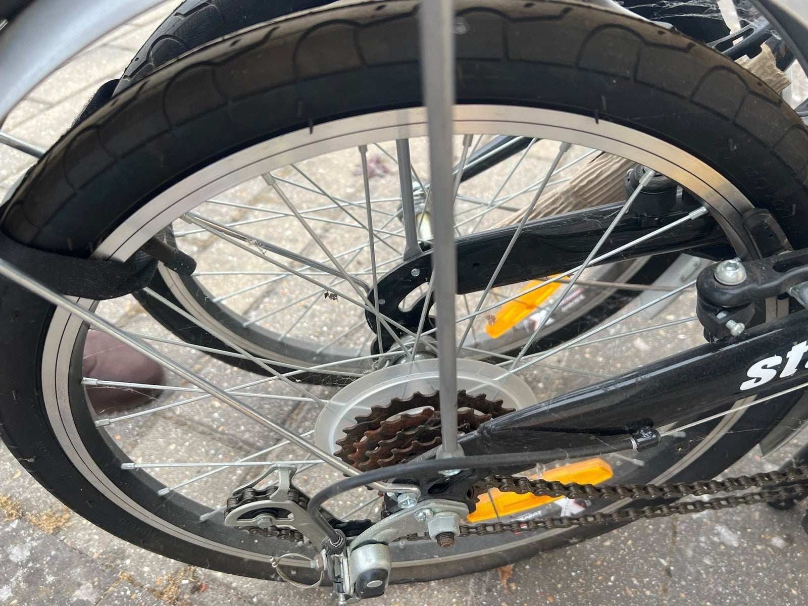 Ventura Stowaway Folding bike New Still Wrapped Slight Mark See Pics