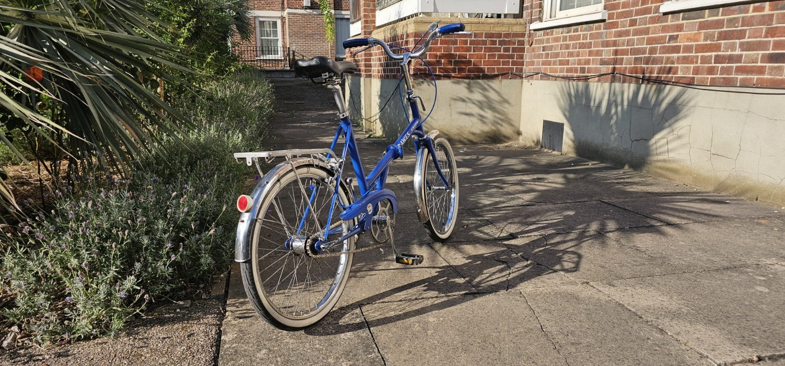 Classic Dawes Folding Kingpin - Excellent Condition