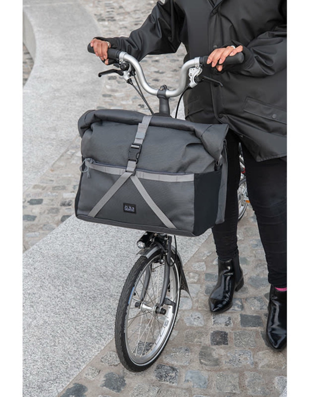 Brompton M3L Folding Bike Mid Bar Powder Blue with Unused (£150) L Borough Bag.