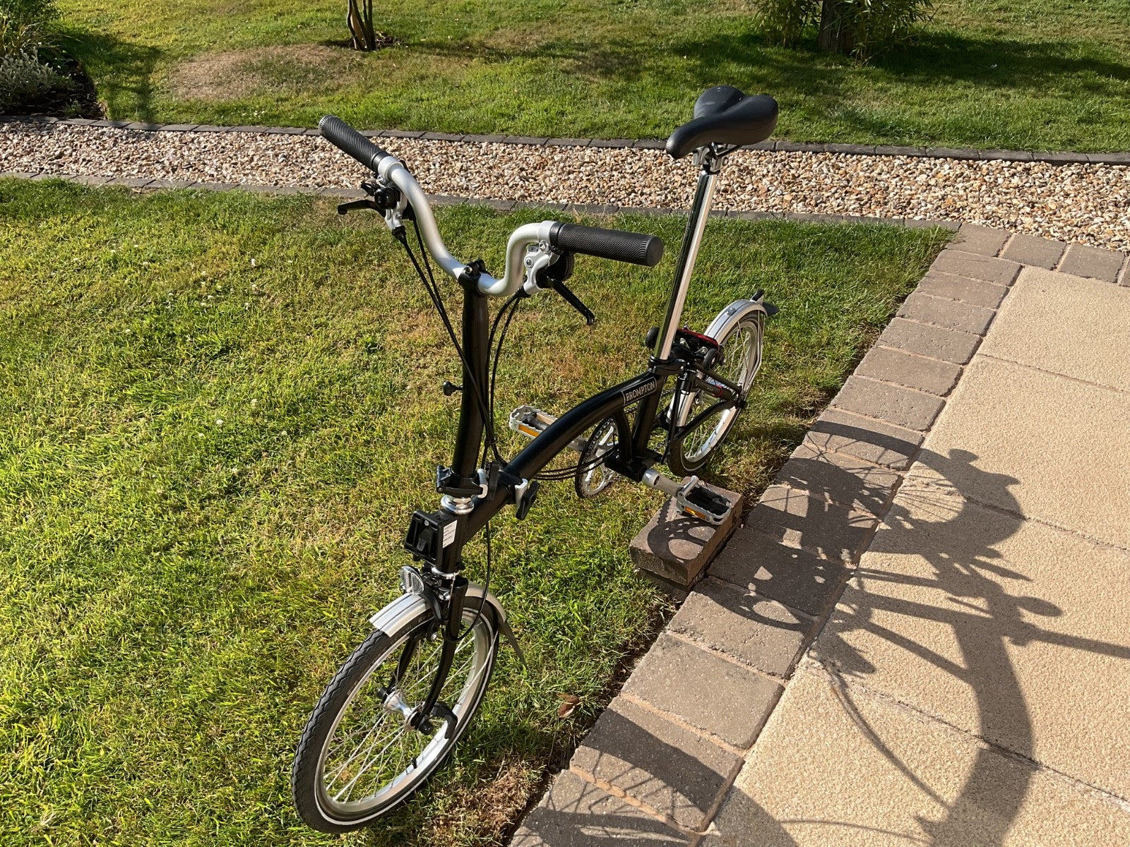 2021 Brompton M6L (C Line) Immaculate Condition. 6 Speed. Front carrier Bag