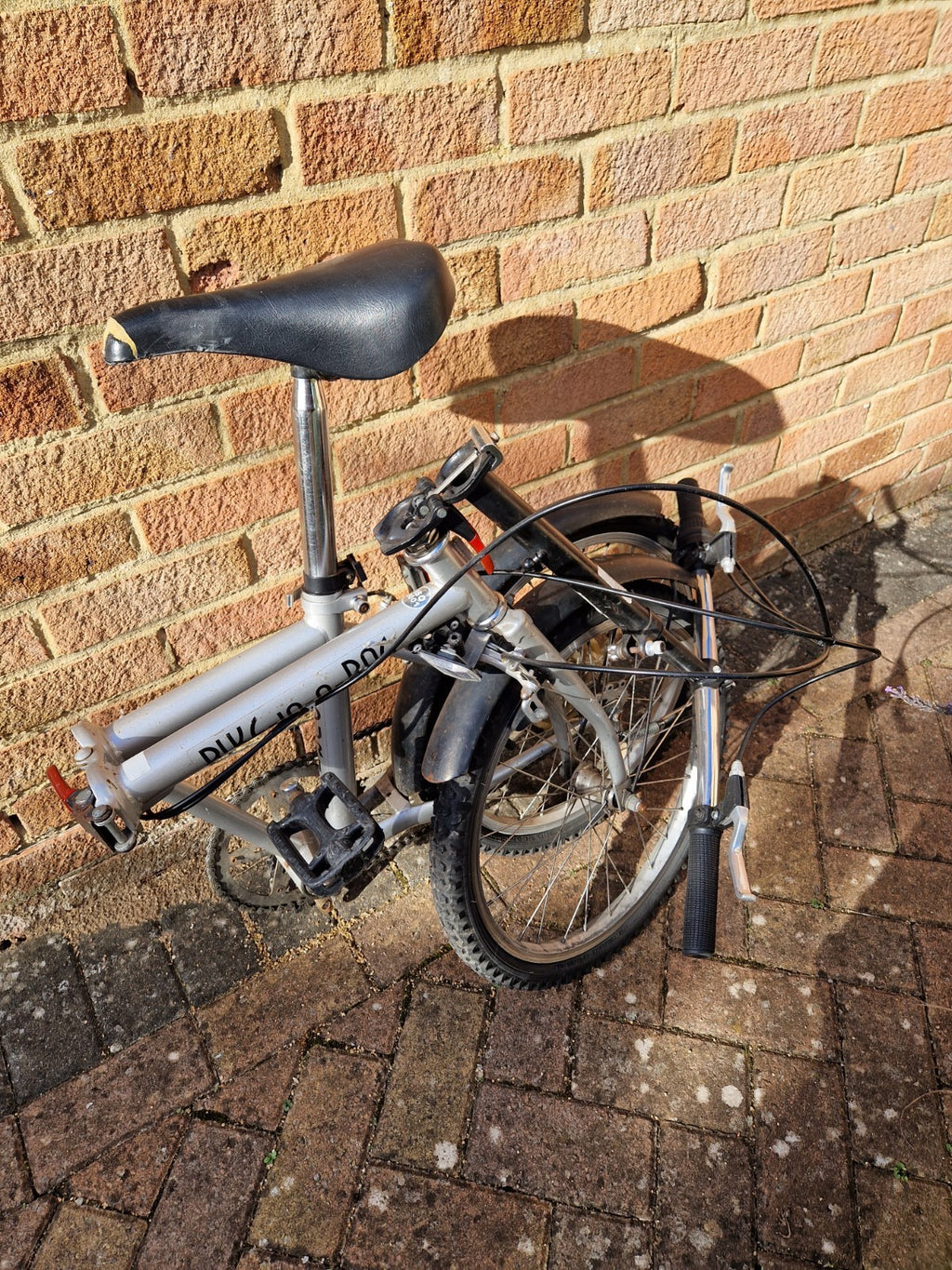 BULL DOG Touring 20in Silver Folding Bike 6-Speed Shimano RevoShift Steel