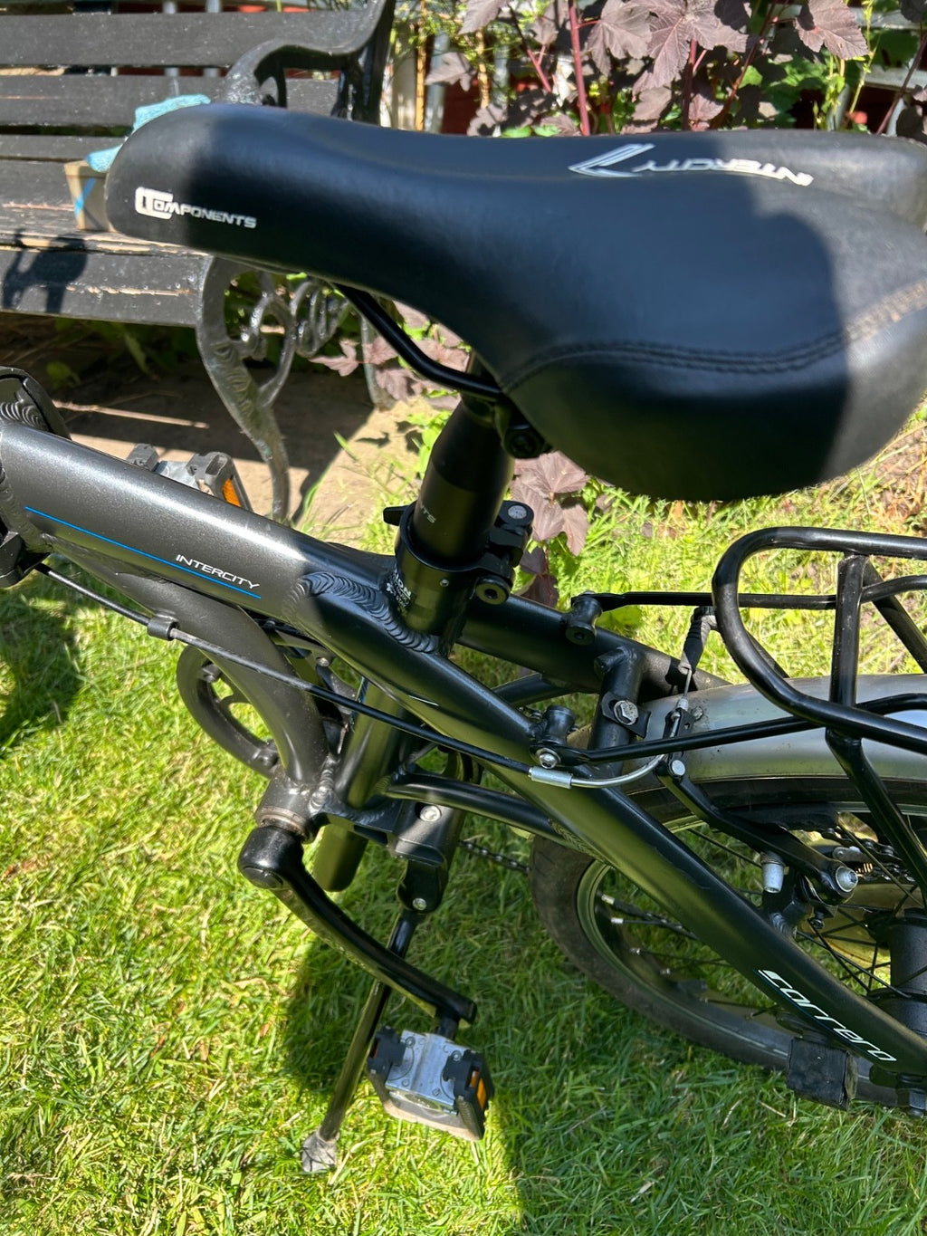 Carrera Intercity folding bike..8 Speed / Shimano Gears / Lightweight aluminum/