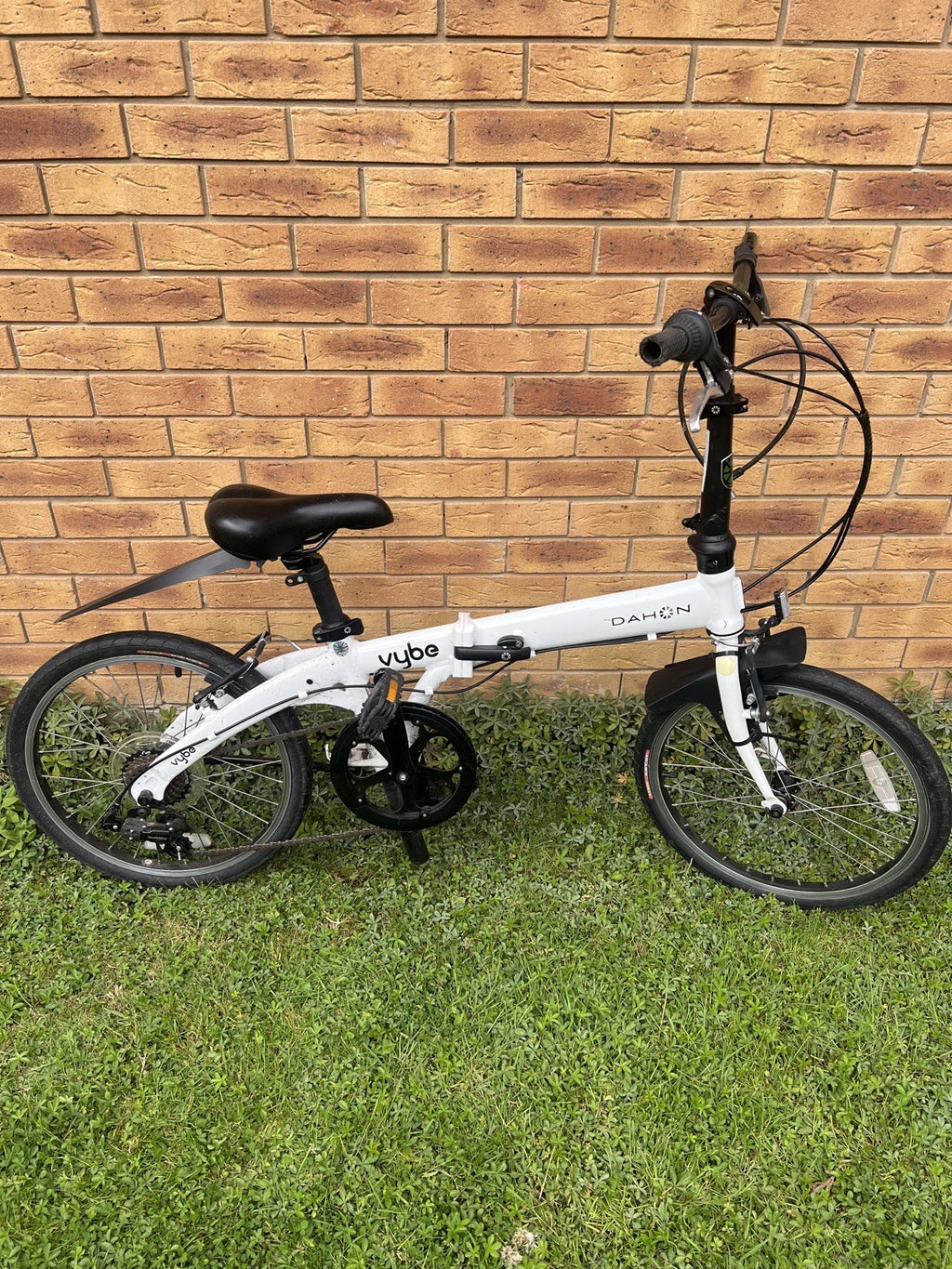 Dahon Vybe D7 Folding Bike (£599 New) white happy to ship