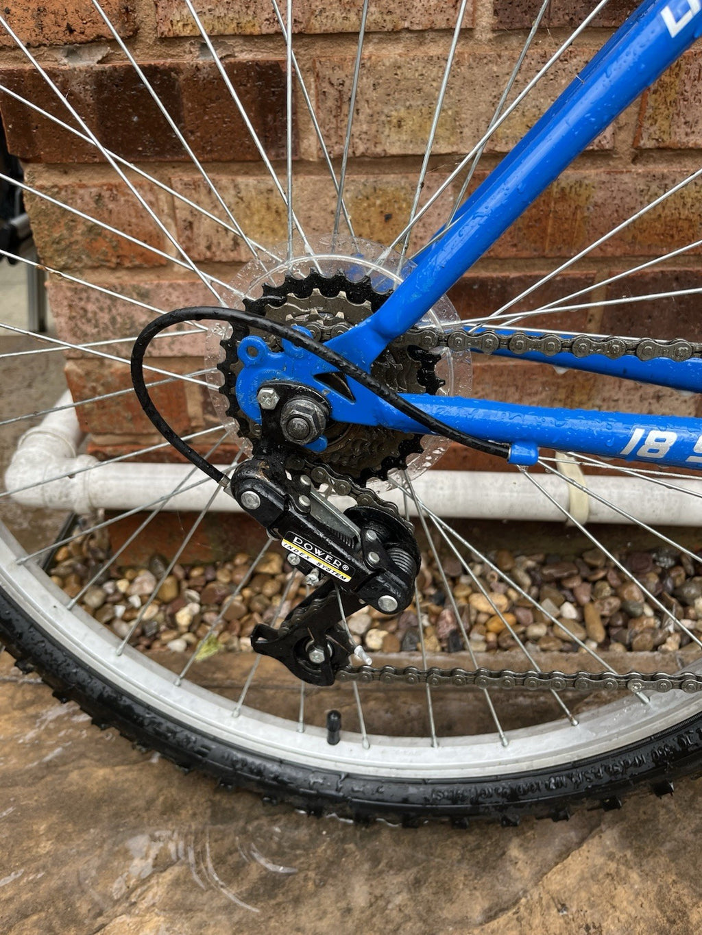 Challenge FOLD26F 26in Folding Mountain Bike 18 Speed Front Sus, V-Brake
