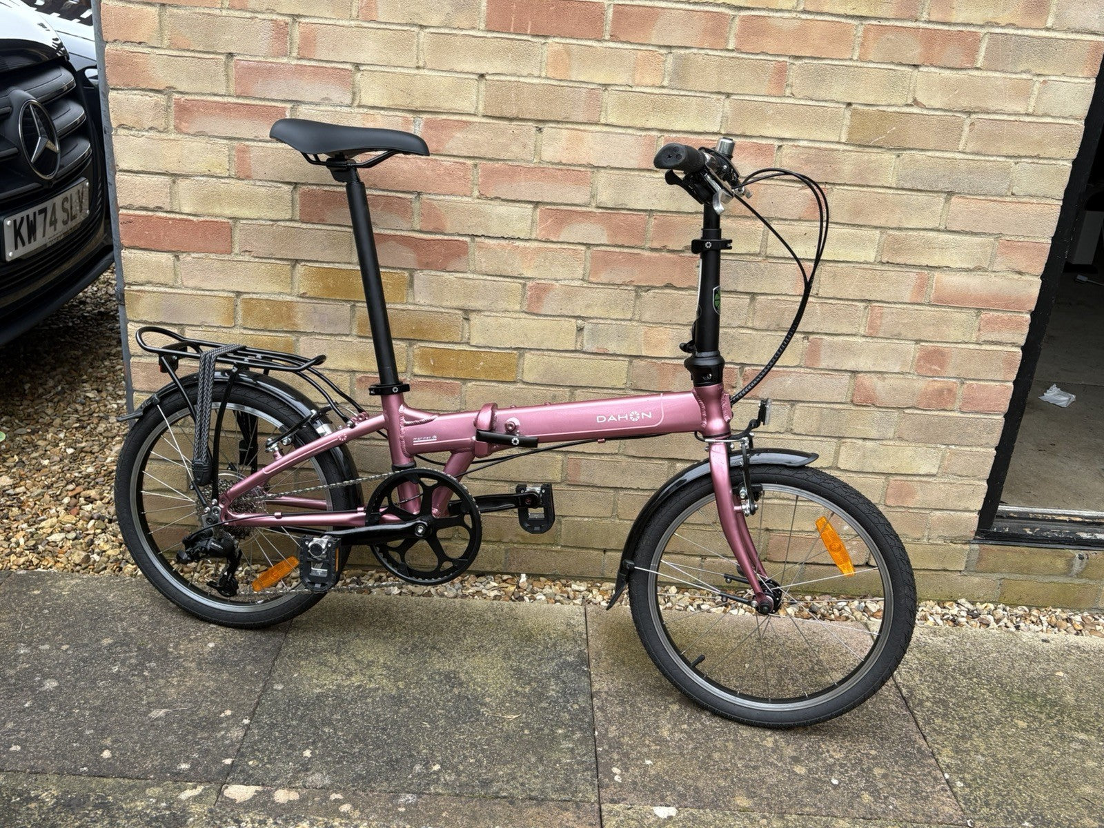 Dahon Mariner D8  8-Speed Folding Bike Pink