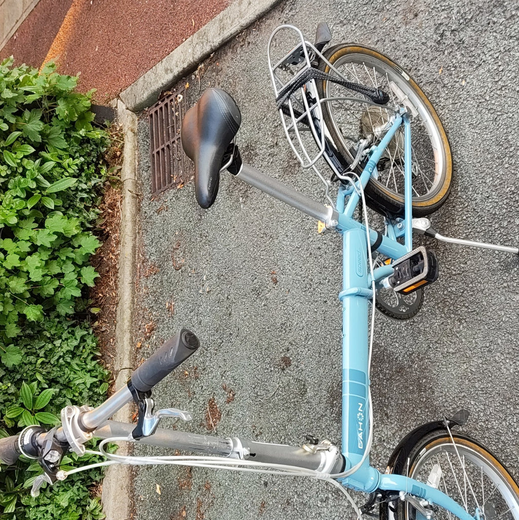 Dahon Speed D7 20in Folding Bike 7-Speed Derailleur, Rear Rack & Mudguards