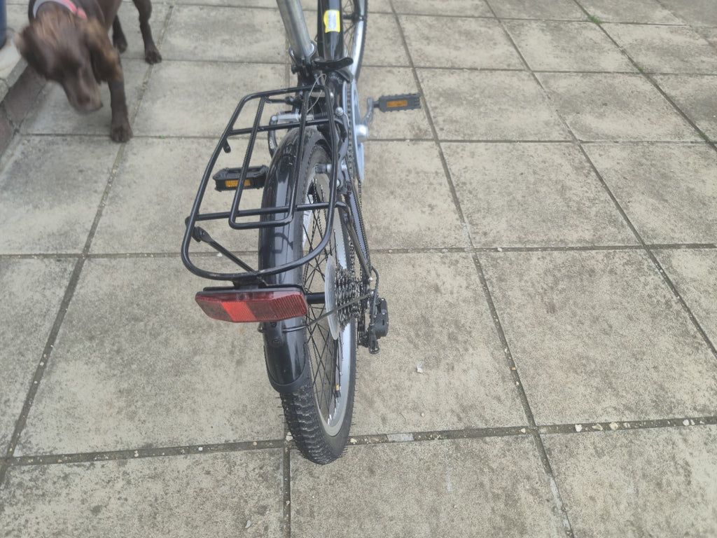 Apollo Compact Folding Bike 20in Black/Silver 6-Speed Rear Rack Mudguards