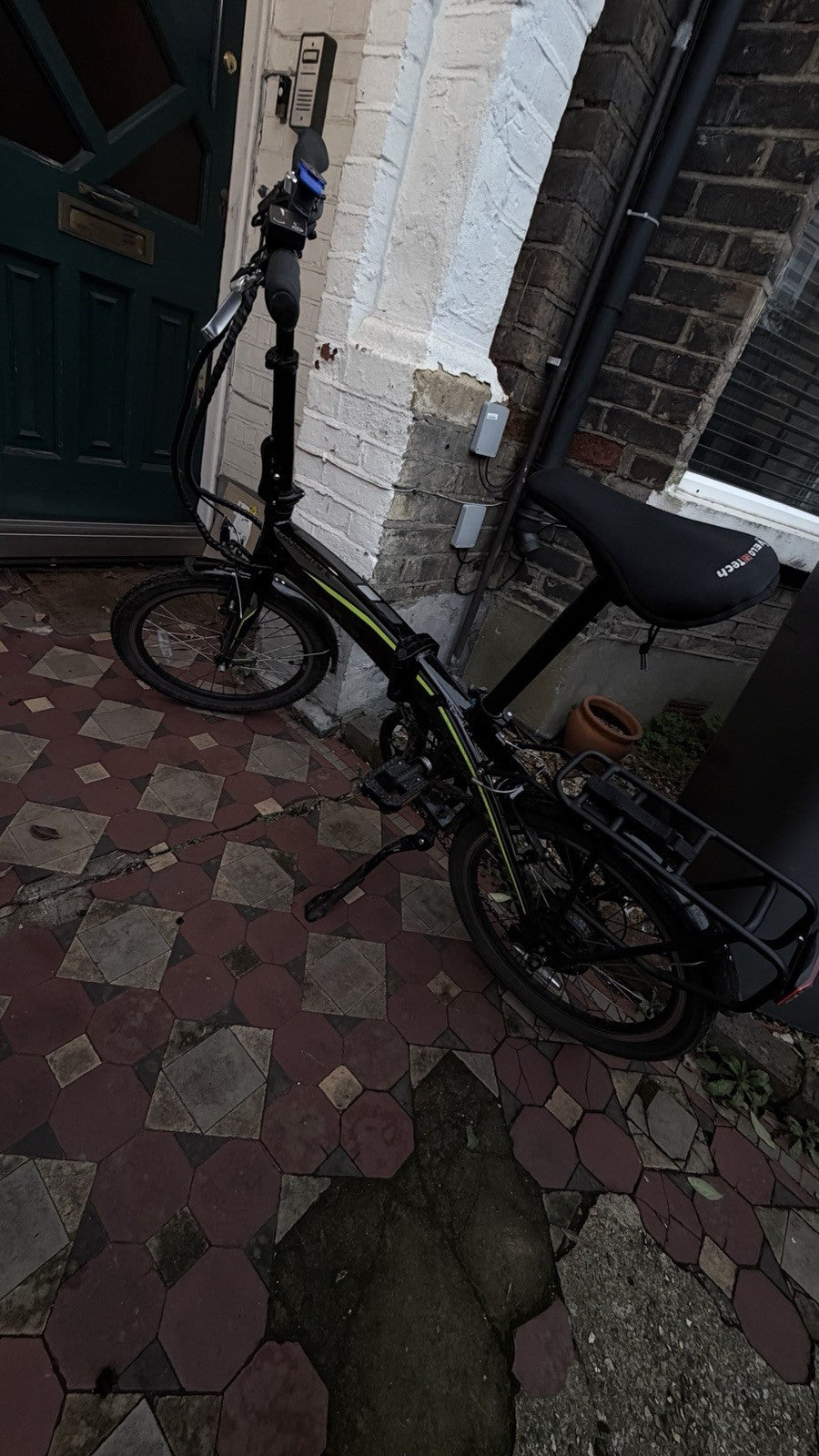 Flamingo 20in Folding Bike 16in Frame 6-Speed Hub Gears Rear Rack Black/Green