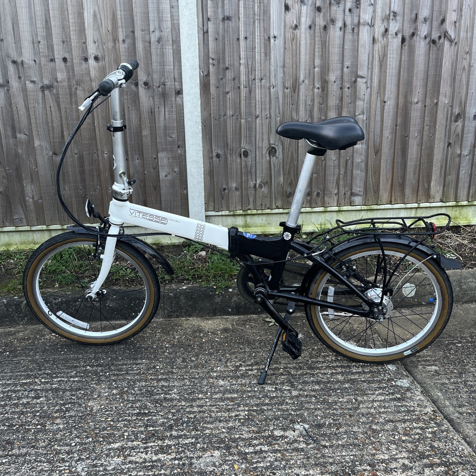 Dahon Vitesse Aluminium Folding Bicycle  7 Speed HUB Gears Bike