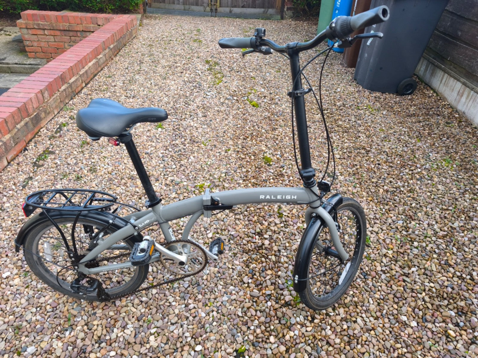 Raleigh Evo 2 Folding Bike - Grey - 7 Speed (Very Good Condition)