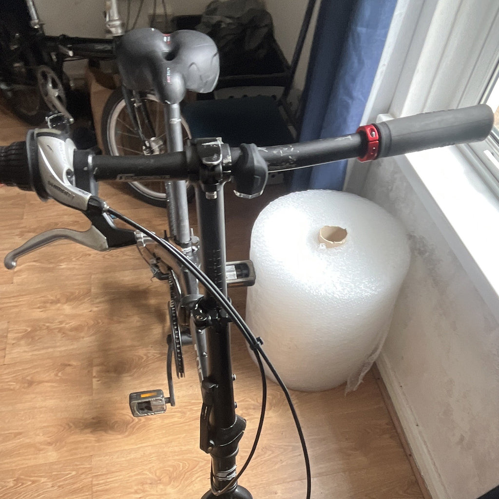 Carrera Intercity Folding Bike 20in Black V-Brake Flat Bar Gripshifter
