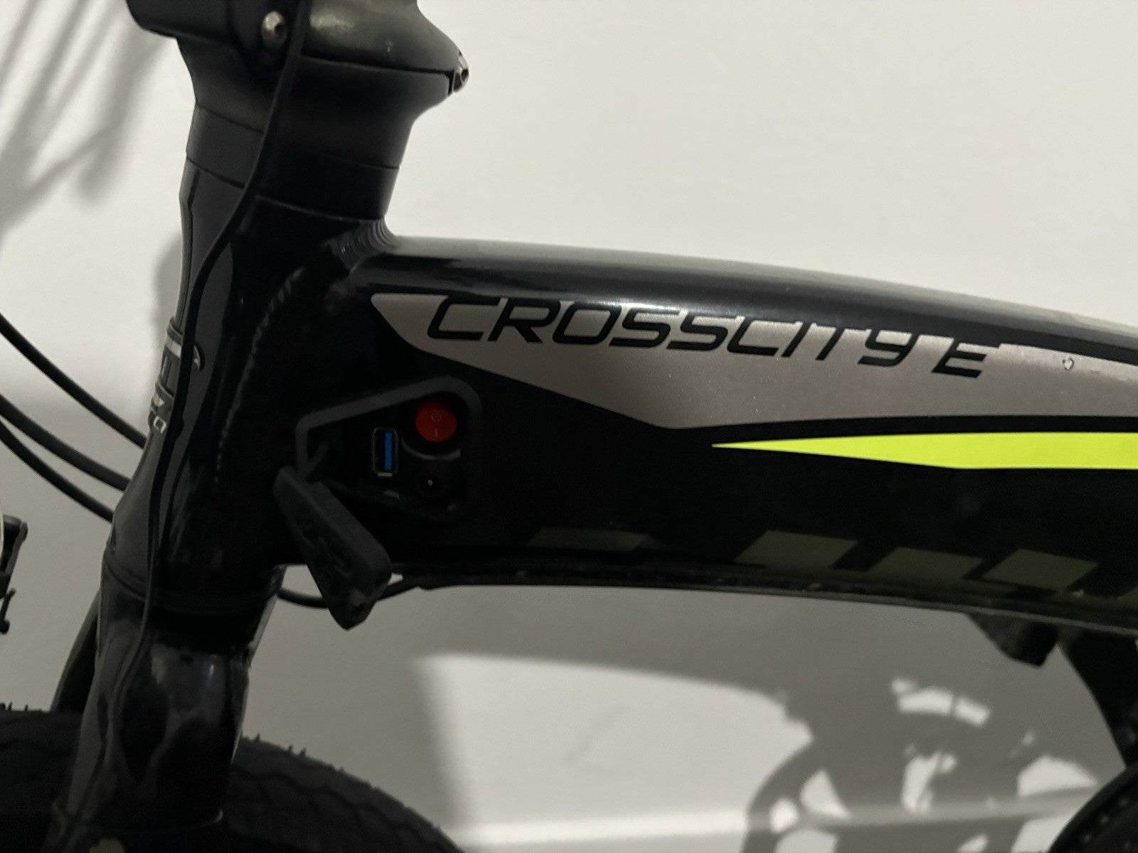 Carrera Crosscity E Folding Bike Pedal Assist