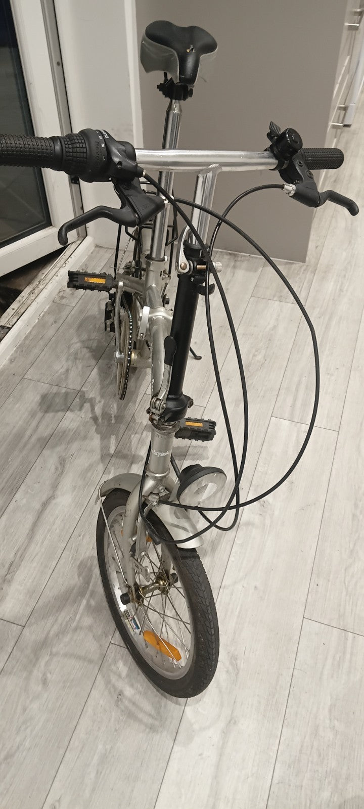 Silver Folding Bike 20in Wheels 1 Speed Rear Rack Mudguards Reflectors