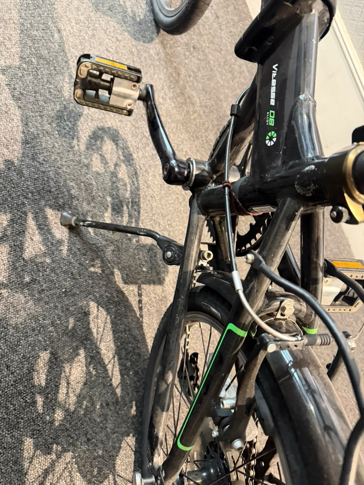 Dahon Vitesse D8 Folding Bike – 20” Wheels – 8 Speed Shimano