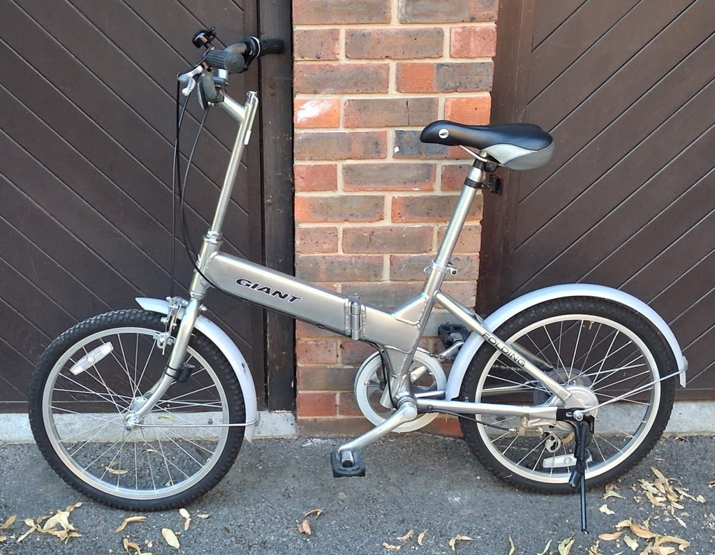 GIANT HALFWAY FOLDING BIKE – 6 Speed, 20" Wheels - Lightweight Aluminium Frame